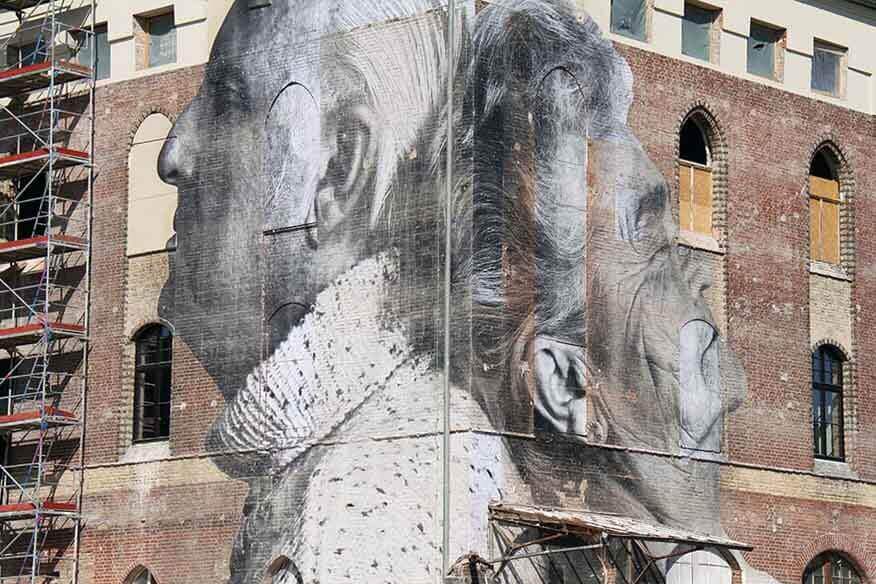 Pasteup von JR in Berlin Friedrichshain 