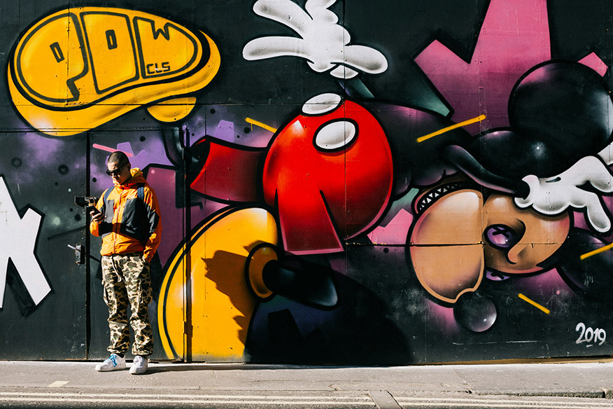 Eine Mickey Mouse - Cartoon Characters mit Graffiti
